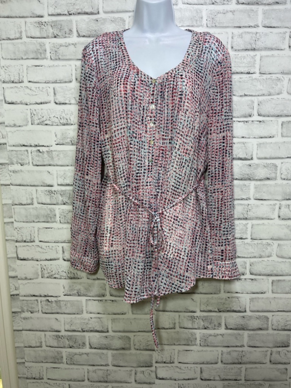 Motherhood Maternity Multicolored Roll Tab Sleeves White Cami Belt XL